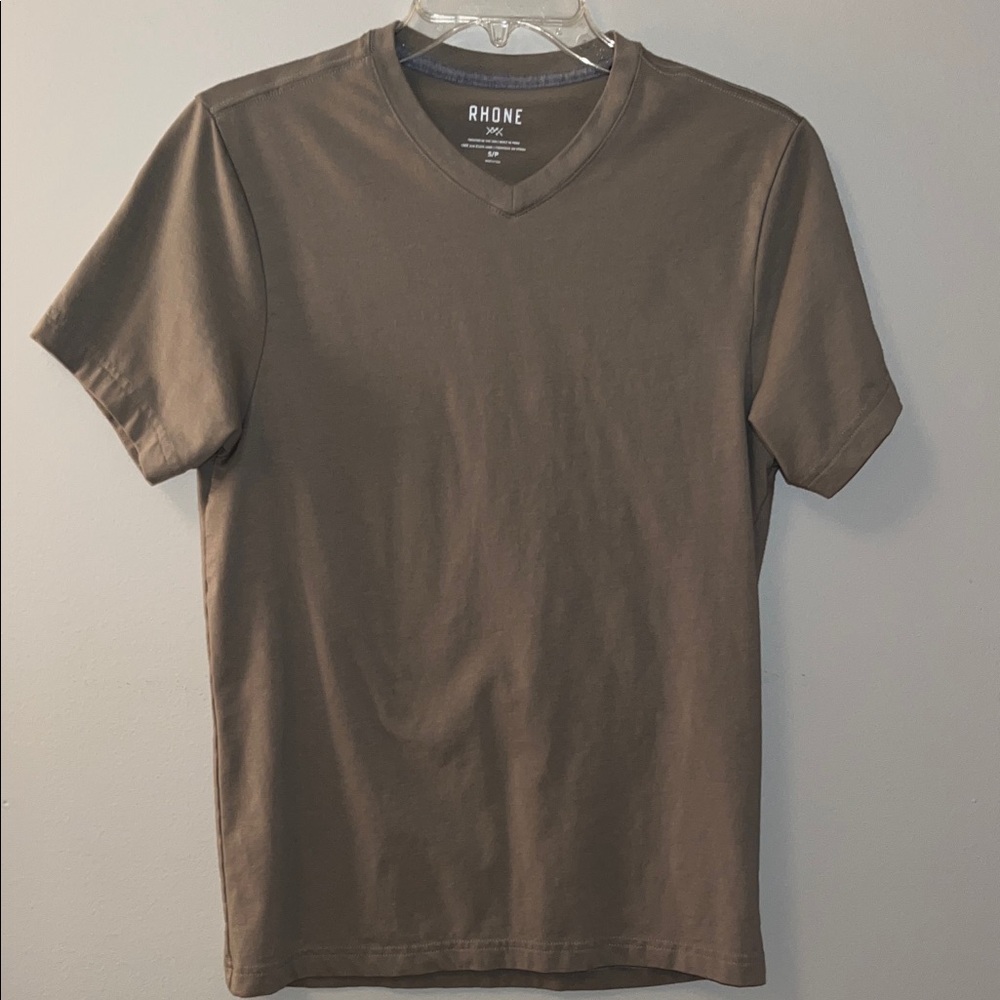 Rhone Men's Element Short Sleeve V-Neck Tee - tan
